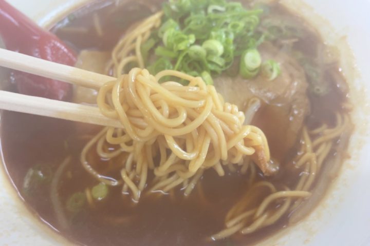 こく醤油ラーメンの麺