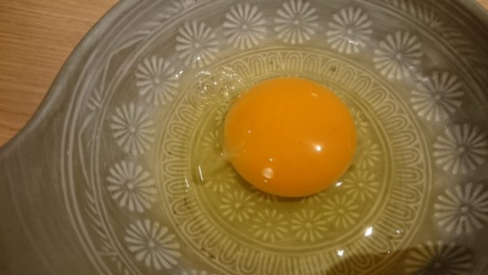 穴すき鍋の卵