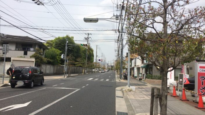 店の北側道路