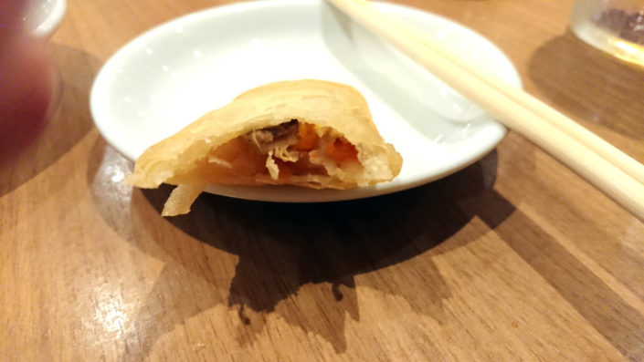 群愛飯店の春巻きの断面