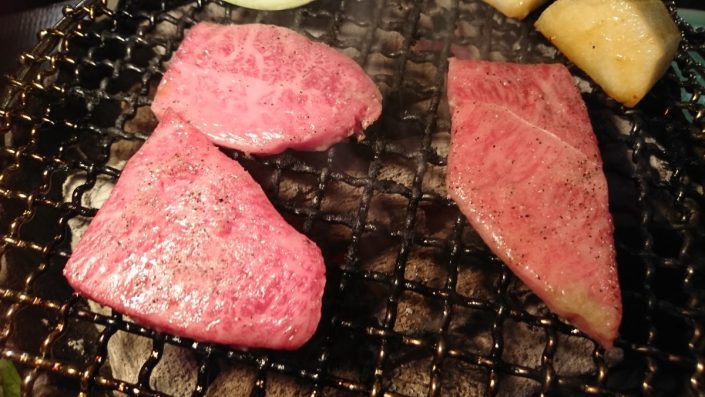 焼いているミスジ