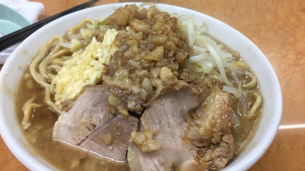 ラーメン荘 歴史を刻め 六甲道店で豚wラーメンを食す ジロリアンを尊敬します おっさん神戸グルメ