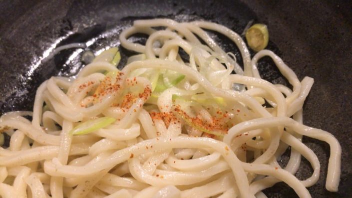 一味をかけた麺