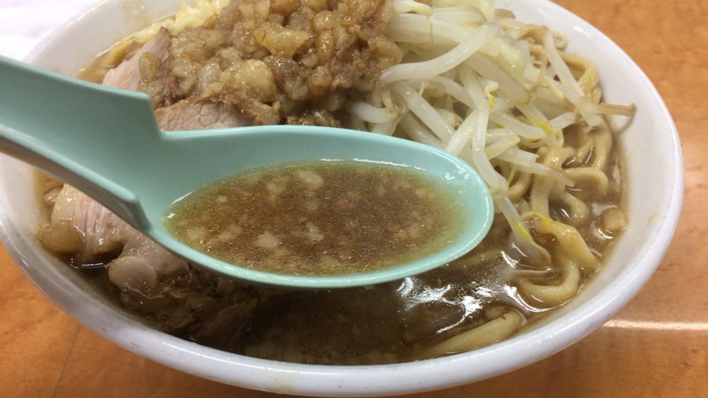 ラーメン荘 歴史を刻め 六甲道店で豚wラーメンを食す ジロリアンを尊敬します おっさん神戸グルメ