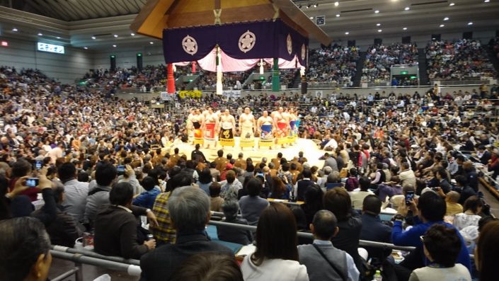 幕内力士の土俵入り