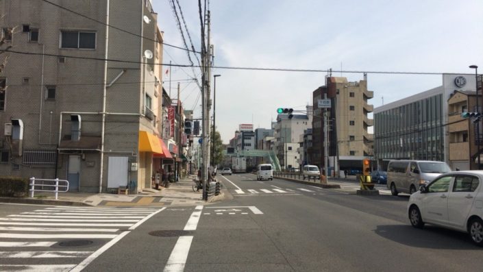 本店の横の交差点